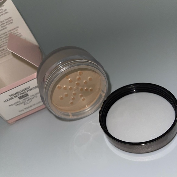 Laura Mercier Mini Translucent setting powder glow - Picture 4 of 5